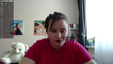 Snapshot of light_lunaa chatting on 02.14.25 light_lunaa online show from 02.14.25