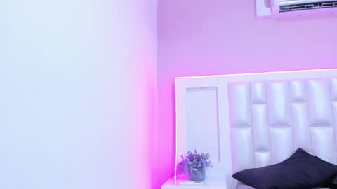 Lia  online show from 04.18.26