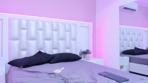 Lia  online show from 04.18.26