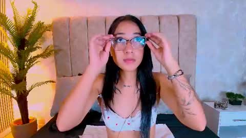 Snapshot of liia_turner chatting on 07.16.26 LIIA online show from 07.16.26