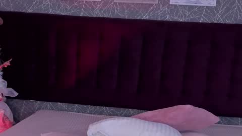 Lia  online show from 12.14.25