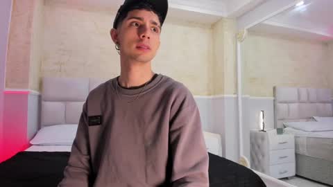 L I I A M online show from 02.04.25