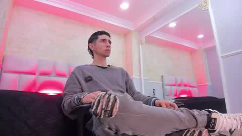 L I I A M online show from 02.18.25