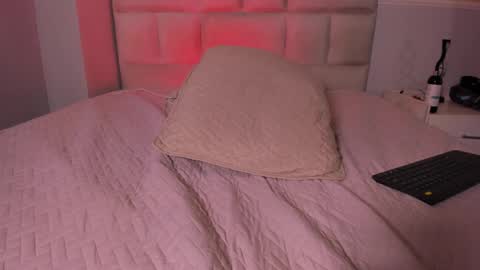 L I I A M online show from 02.21.25