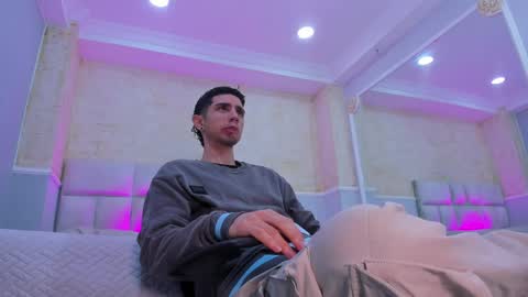 L I I A M online show from 03.02.25