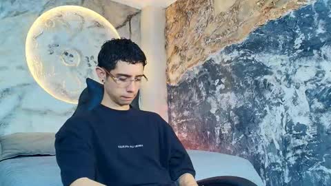 L I I A M online show from 09.11.25