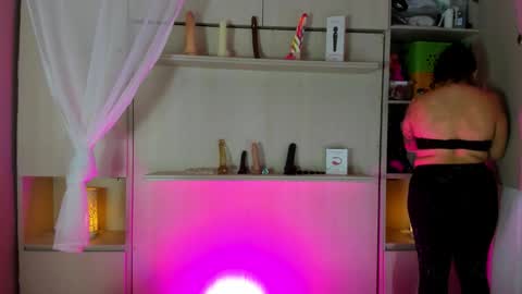         online show from 10.06.25