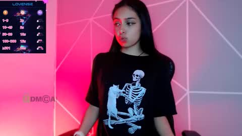 Snapshot of liilylouise chatting on 10.27.25 Liliana online show from 10.27.25