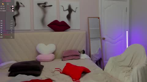 Snapshot of likaklint chatting on 02.26.25 Lika online show from 02.26.25