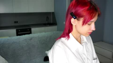 Emi online show from 10.12.25