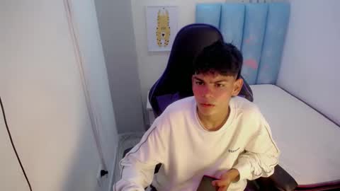 Snapshot of lil_babyyy_ chatting on 12.01.25 LIAM online show from 12.01.25