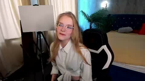 Snapshot of lil_cookie_monster chatting on 06.13.26 Erica online show from 06.13.26