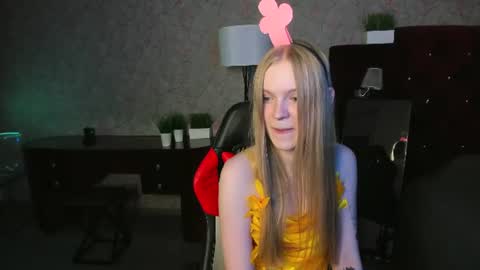 Snapshot of lil_cookie_monster chatting on 06.27.26 Erica online show from 06.27.26