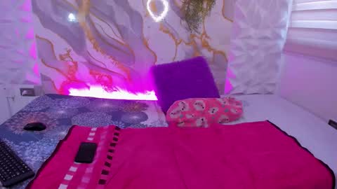 Snapshot of lil_daphneandstuart chatting on 02.13.26 daphne and stuart online show from 02.13.26