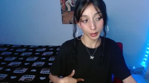 Snapshot of lil_lisaa chatting on 02.01.25 Lisaa online show from 02.01.25