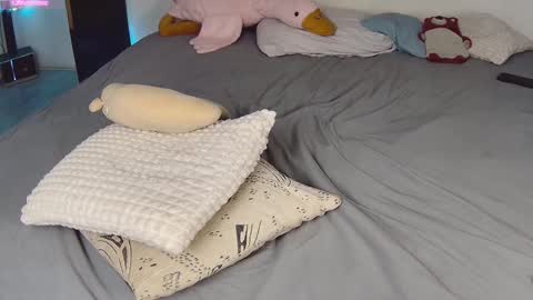 Nessa Greyrat   if u like me tip 25 tk and put  online show from 02.24.25