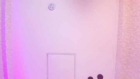 Snapshot of lila_cohen chatting on 02.04.25 L I L A online show from 02.04.25