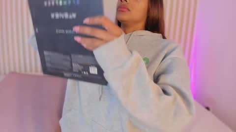 Snapshot of lila_cohen chatting on 02.09.25 L I L A online show from 02.09.25