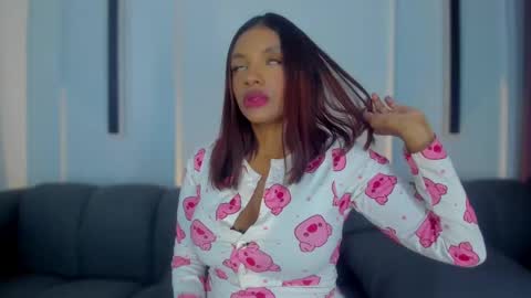 Snapshot of lila_cohen chatting on 02.10.25 L I L A online show from 02.10.25