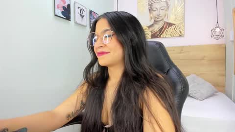 Snapshot of lila_foox chatting on 12.11.24 LILA online show from 12.11.24