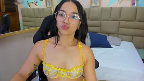 Snapshot of lila_foox chatting on 01.10.25 LILA online show from 01.10.25