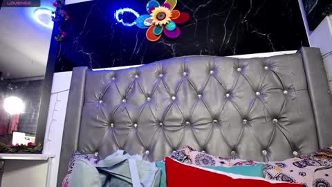   online show from 12.12.24