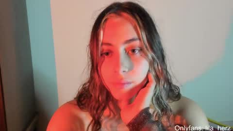 Snapshot of lila_herz chatting on 02.27.25 Ren online show from 02.27.25