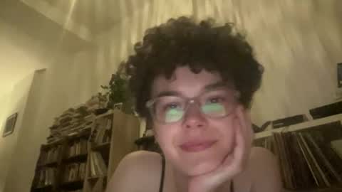 Snapshot of lilac_dreamsss chatting on 05.25.26 lilac_dreamsss online show from 05.25.26