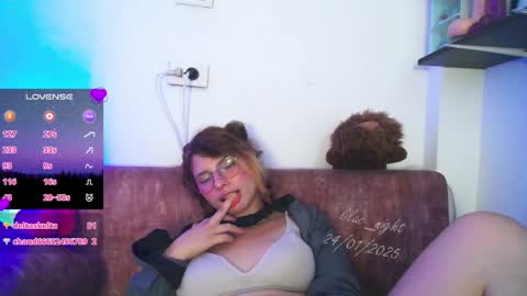 Jen online show from 01.24.25