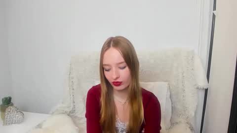 Snapshot of liladesire chatting on 12.30.24 LiliaDesire online show from 12.30.24
