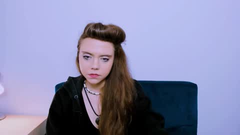 Snapshot of lilaslim chatting on 12.20.25 lilaslim online show from 12.20.25