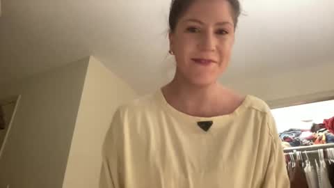 Snapshot of lilbi85_ chatting on 01.28.25 lilbi85_ online show from 01.28.25