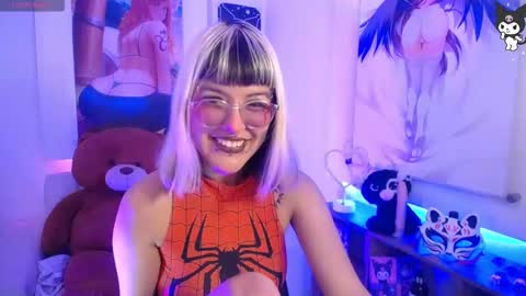 Snapshot of lilcandy19 chatting on 10.21.25 lilcandy19 online show from 10.21.25