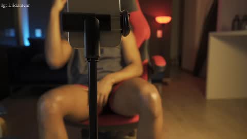 Snapshot of lildantear chatting on 09.18.25 Dante online show from 09.18.25