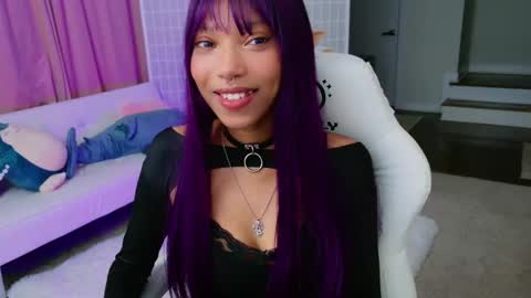 Snapshot of lileviemarie chatting on 02.22.25 evie online show from 02.22.25