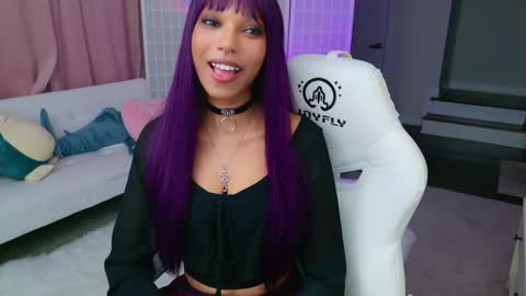 Snapshot of lileviemarie chatting on 02.28.25 evie online show from 02.28.25