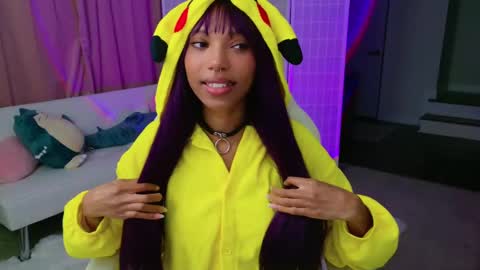 Snapshot of lileviemarie chatting on 03.03.25 evie online show from 03.03.25