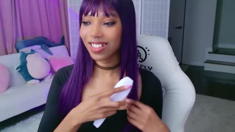 Snapshot of lileviemarie chatting on 09.09.25 evie online show from 09.09.25