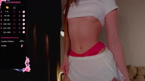 Snapshot of lili__roze_ chatting on 02.18.25 lili__roze_ online show from 02.18.25