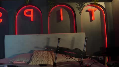 Lili  online show from 02.04.26