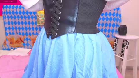 Lilli  follow me kiss online show from 10.02.25