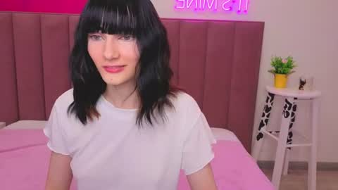 Snapshot of lili_flowerr chatting on 06.16.26 Lilli follow me kiss online show from 06.16.26