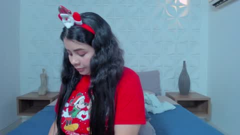 Snapshot of lili_mccormick chatting on 12.24.24 SALOME online show from 12.24.24