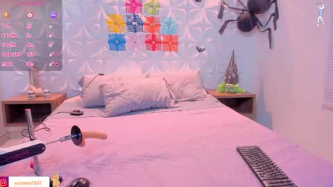 Snapshot of lili_mccormick chatting on 10.11.25 SALOME online show from 10.11.25