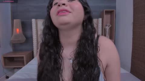 Snapshot of lili_mccormick chatting on 11.08.25 SALOME online show from 11.08.25