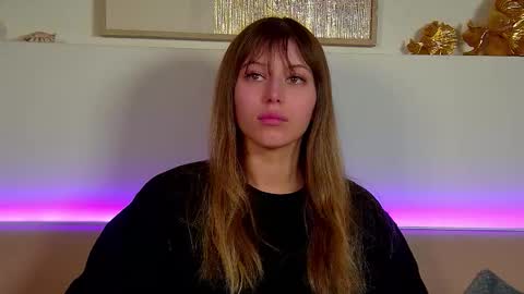 Mia online show from 12.02.25