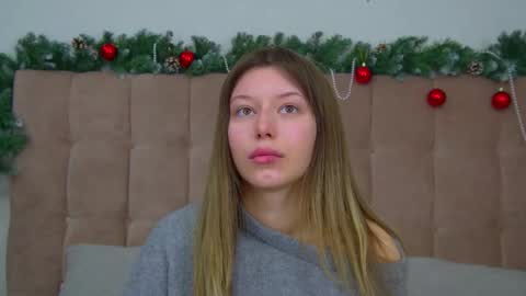 Snapshot of liliabianca chatting on 12.22.25 Mia online show from 12.22.25