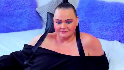 Snapshot of lilian_biegert chatting on 05.16.26 Lili online show from 05.16.26