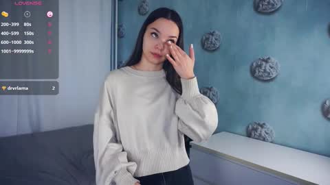 Snapshot of lilianapippens chatting on 12.19.25 sunny Melissa online show from 12.19.25