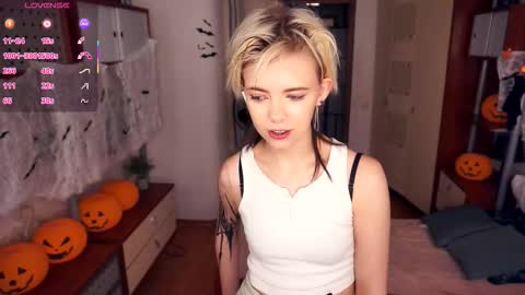 Lilian online show from 10.21.25